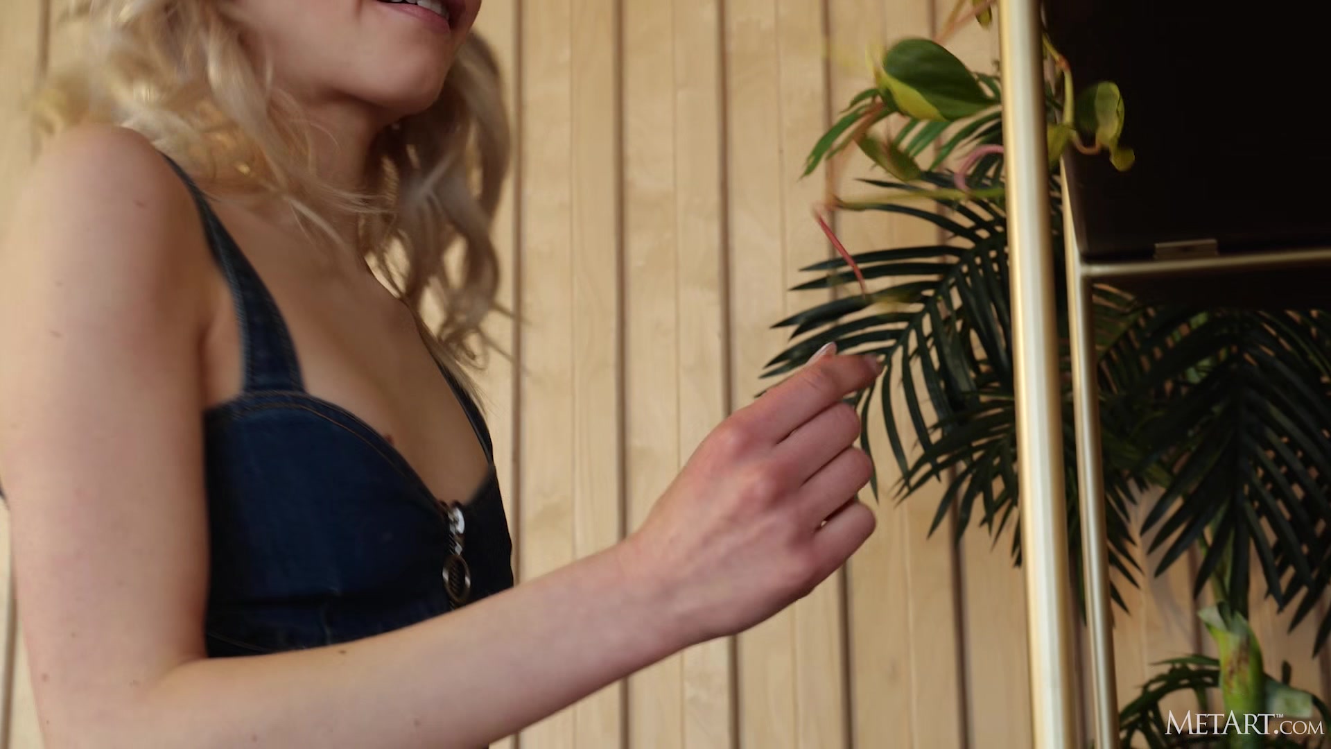 Make It Clear - Scarlett Hampton