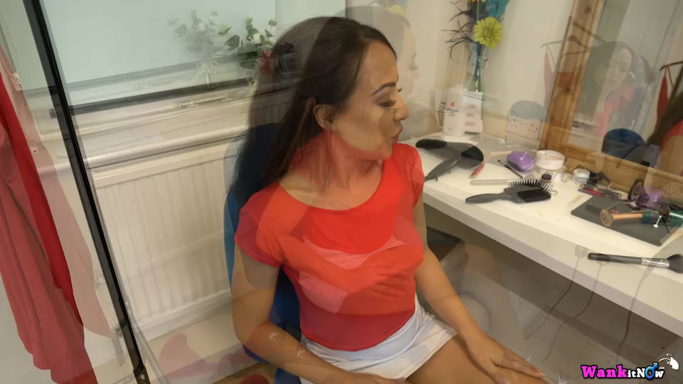 Kayla Louise - Vip Treatment - Sexy Videos - WankitNow