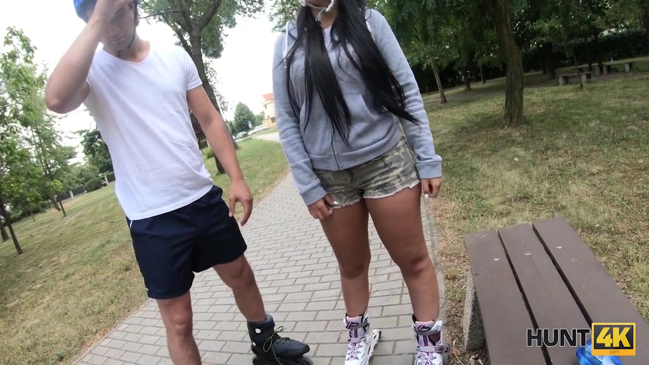 HUNT4K. Roller skater is watching how his babe satisfies another man
