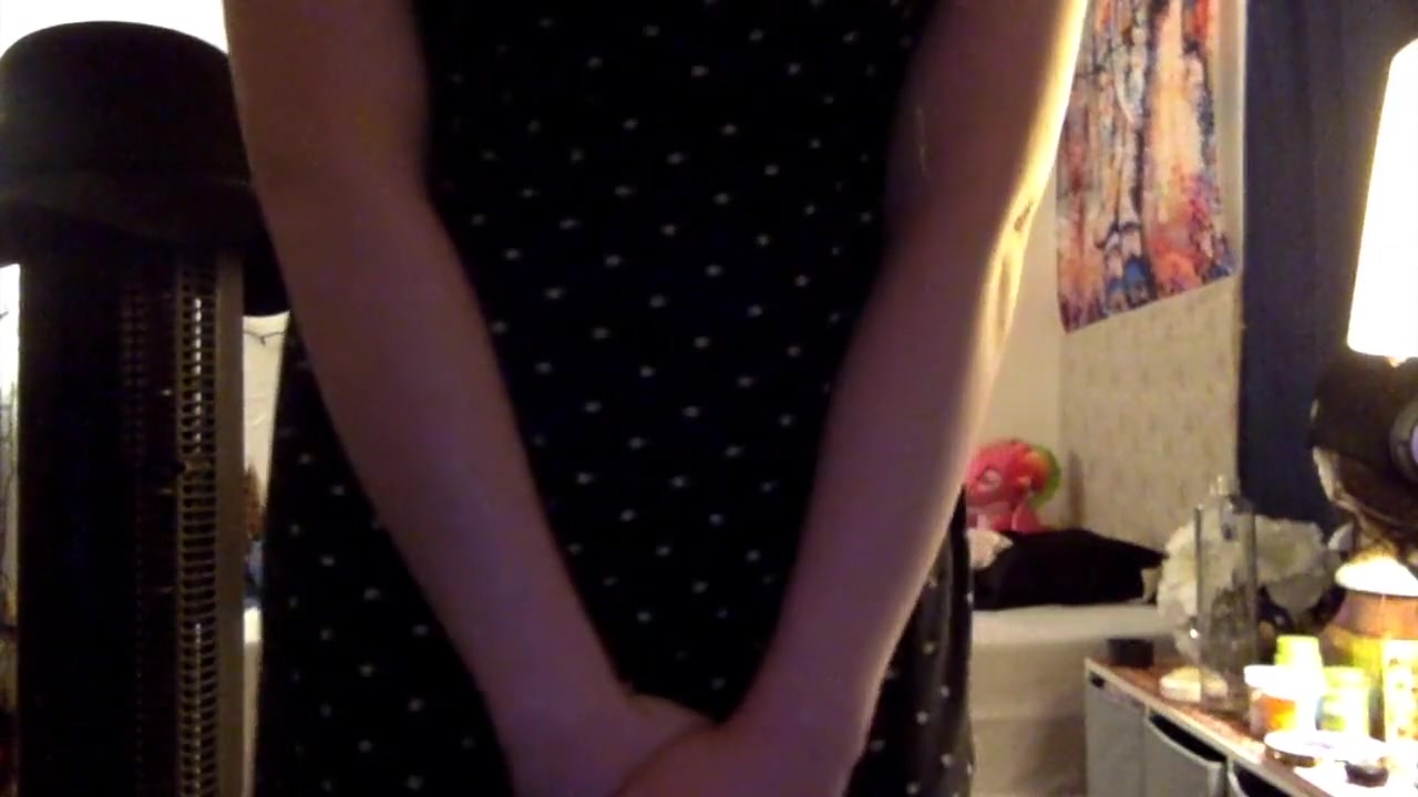 Michiru Holding and Peeing in a bottle Pee Desperation