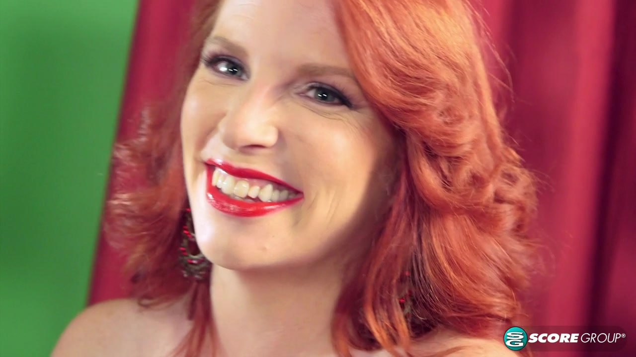 Red Vixen: Hot wife of a SCORE reader