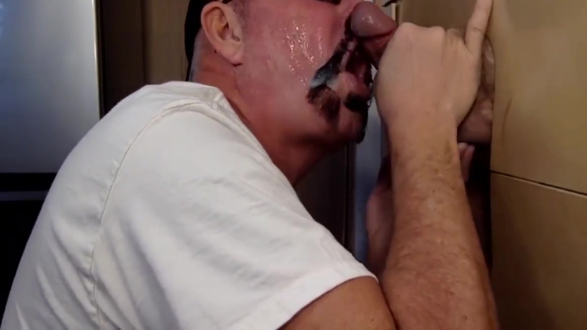 Gloryhole Dilf Takes Fresh Load In Mouth After Sucking