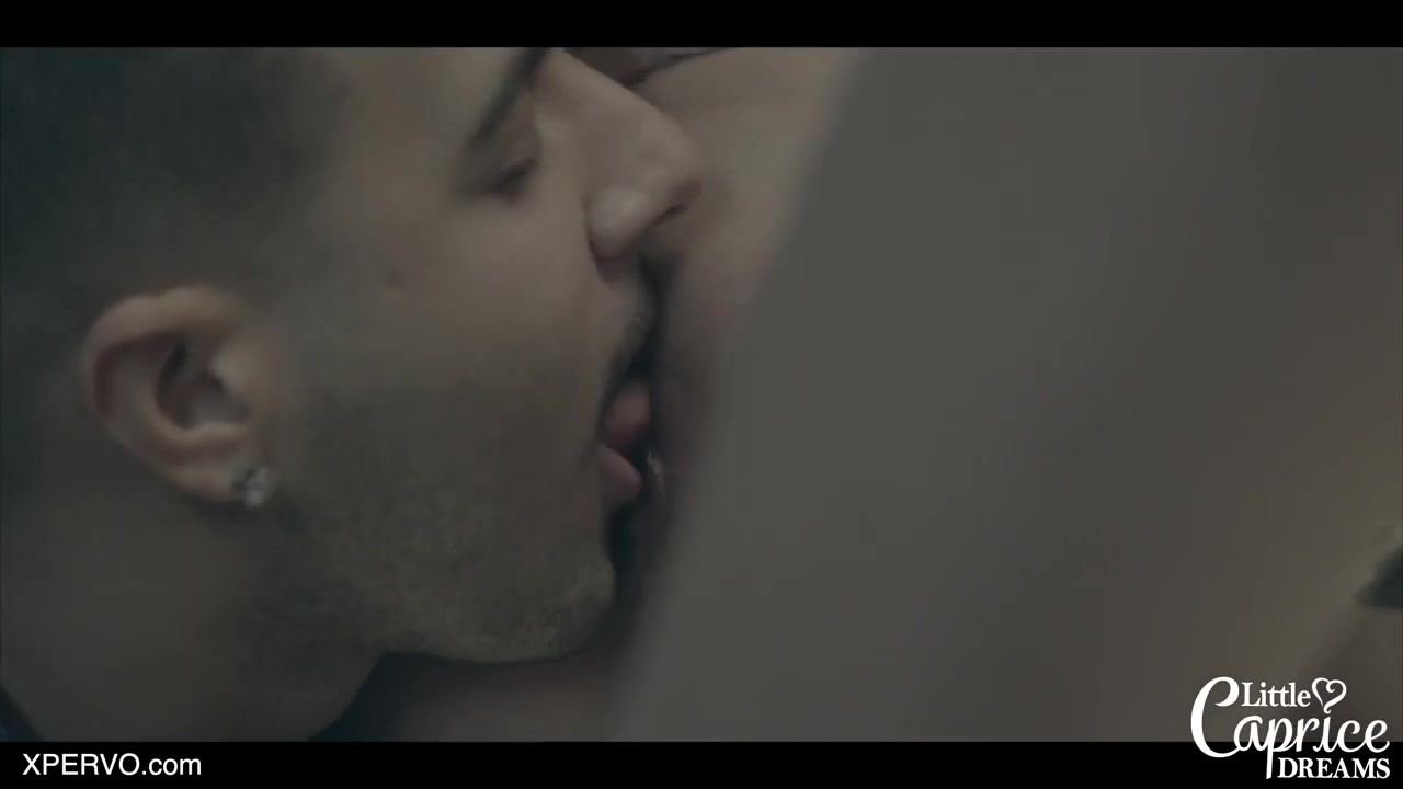 XPERVO ALLIN LOLA BELLUCCI - Little Caprice Dreams