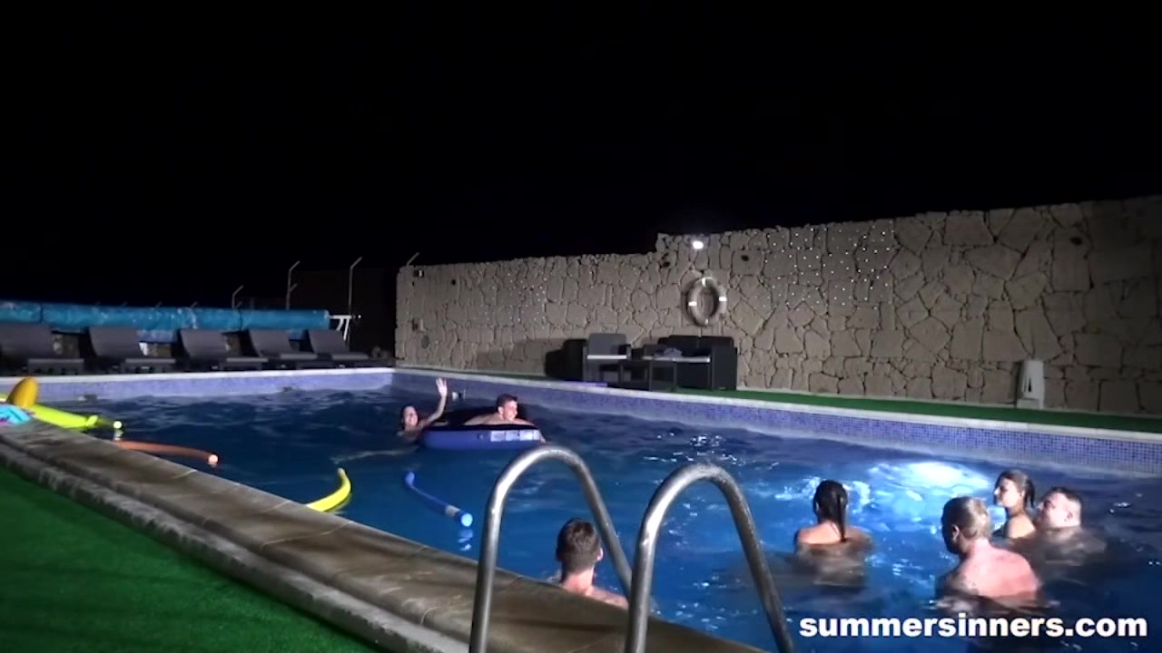 Summer Pissing and Fucking like there's no Tomorrow - Summersinners