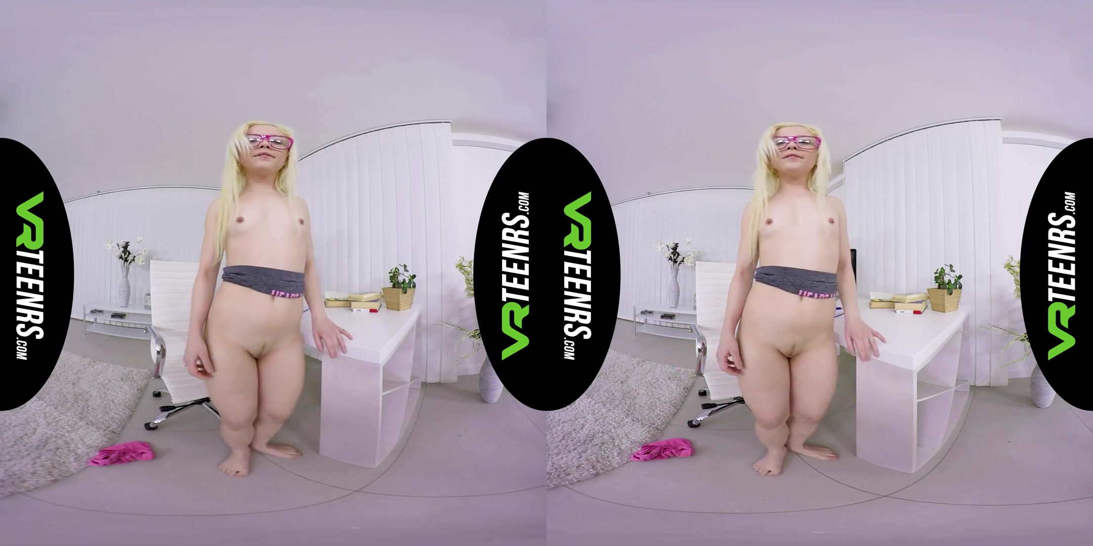 Anna Rey in Petite teen 18+ Masturbating In The Office VR - VRTeenrs