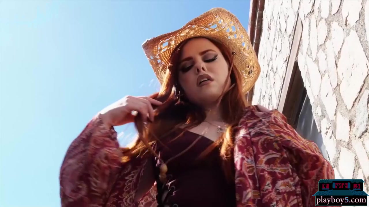 Southern Redhead Step mommy Gets Wet Outdoor