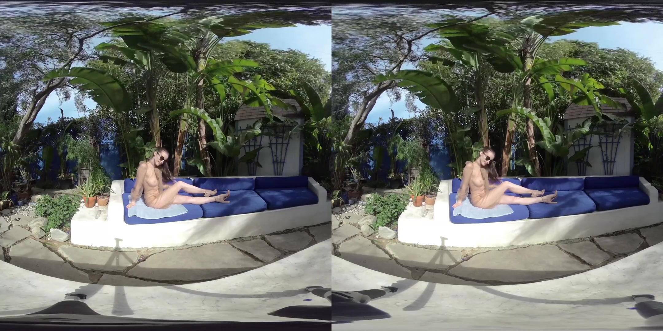 Oasis - Amazing Amateur Star Emily Bloom Outdoor Solo