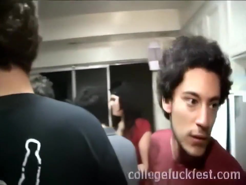 Coed Chicks Go Lesbo At Frat Party