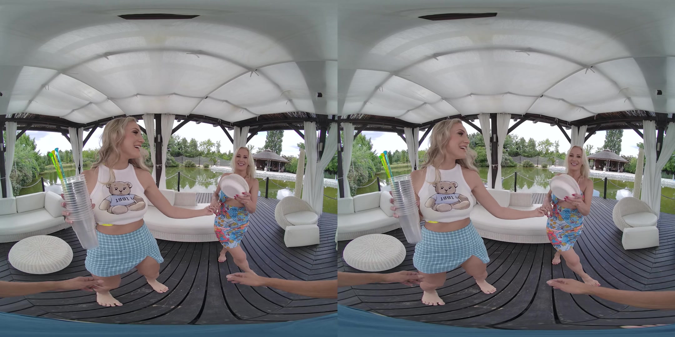 student 18+'s Summer Party - RealJamVR