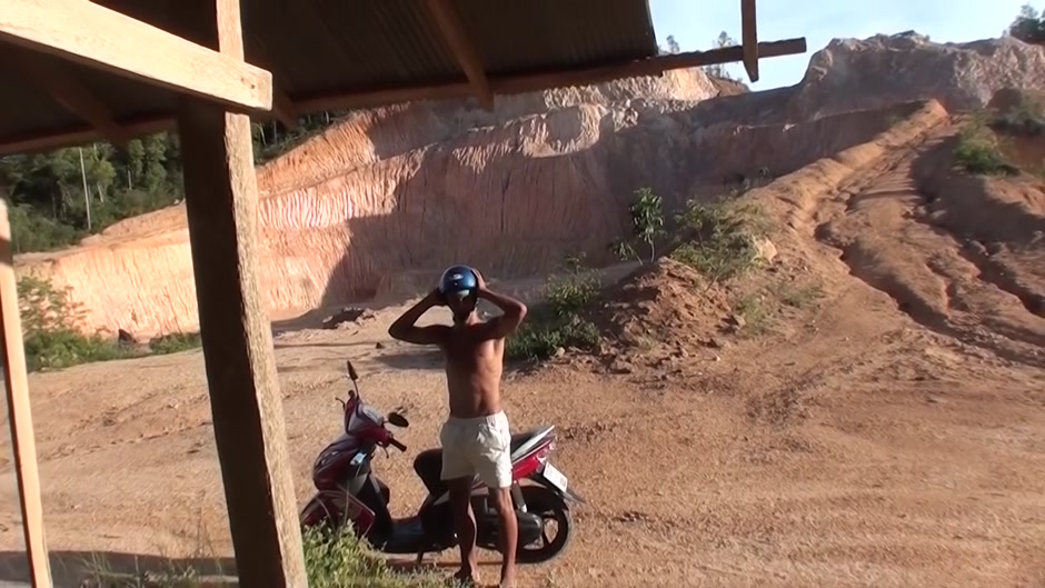 Bella in outdoor sex scene with a gal blowing her lover
