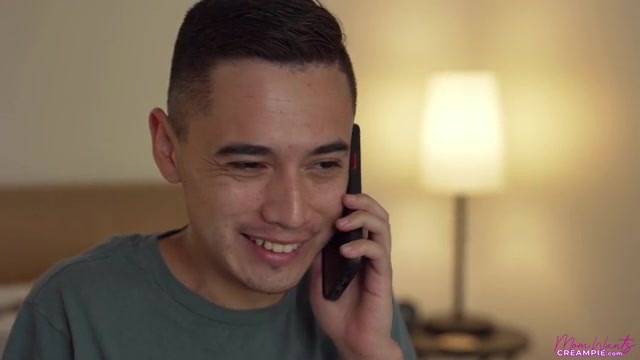 Let Me Make Sure That Cookie Gets Some Icing Stepmom - S1:E5 - Momlover