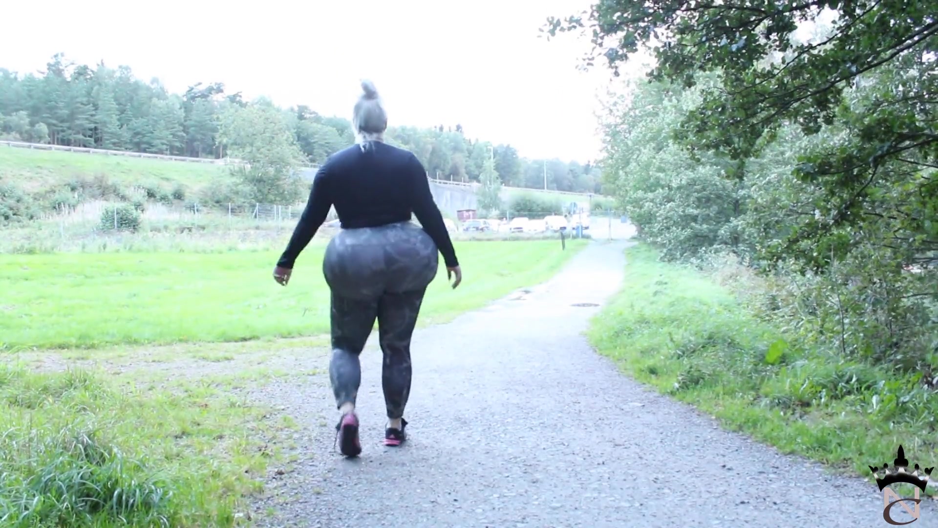Bootyness Outdoors - Sex Movies Featuring Natasha Crown