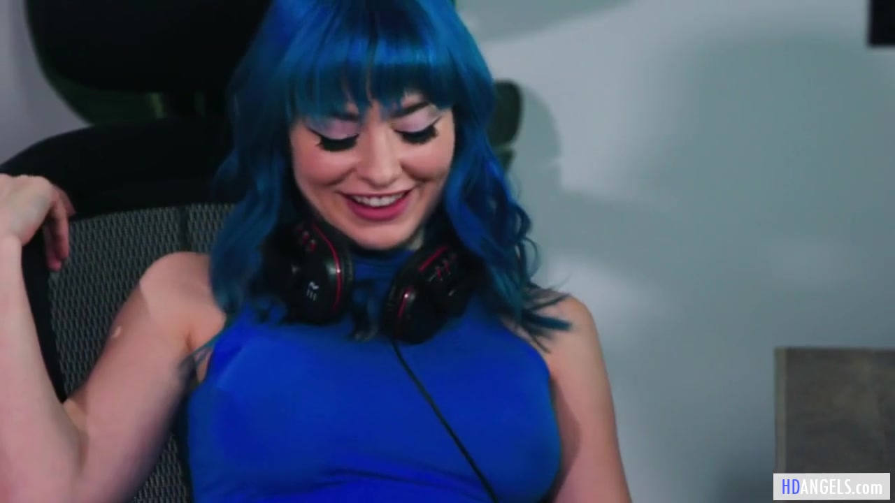 Charly Summer And Jewelz Blu In Blue Haired Geek Girl And Her Gf Have Lesbian Sex
