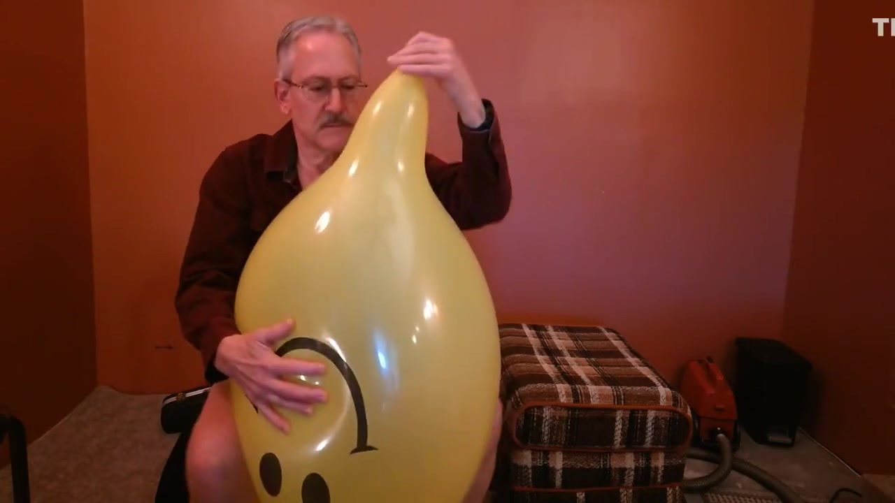 76 Smiley Balloon Pt 2 Plus 2 Small Pops - Balloonbanger