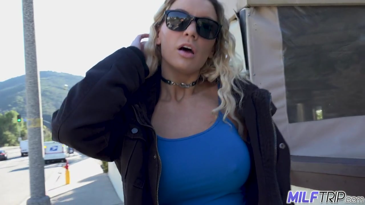 Busty Barmaid Serves Pussy - MilfTrip