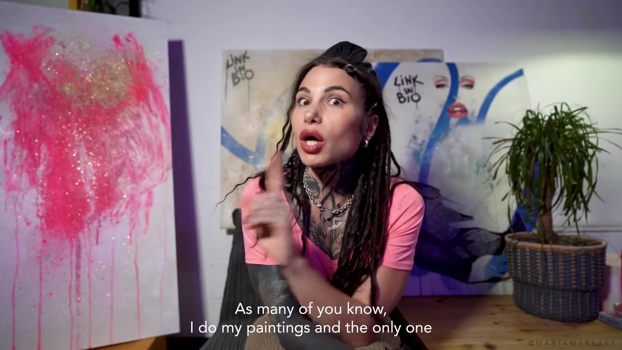 Marta Make In Hands And Erotic Art