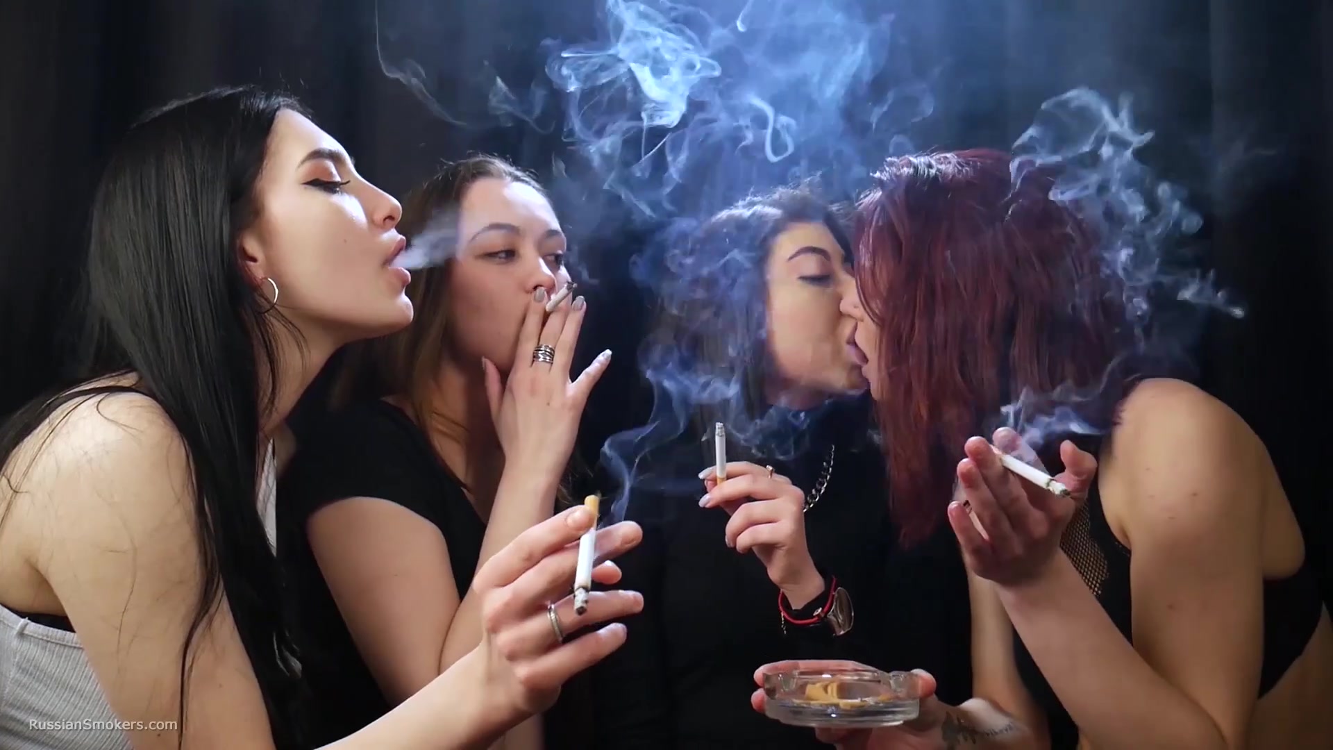 Smoking Kisses Party With 4 Girls