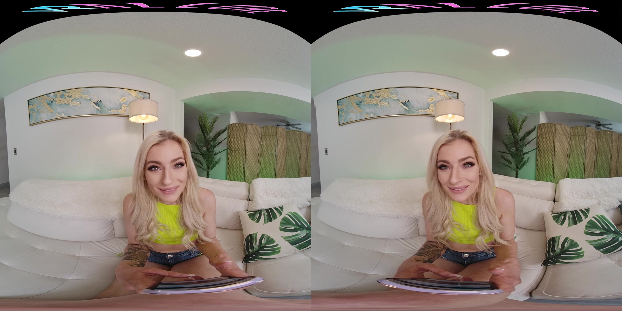 Skinny blonde gets off with her sex toy in VR