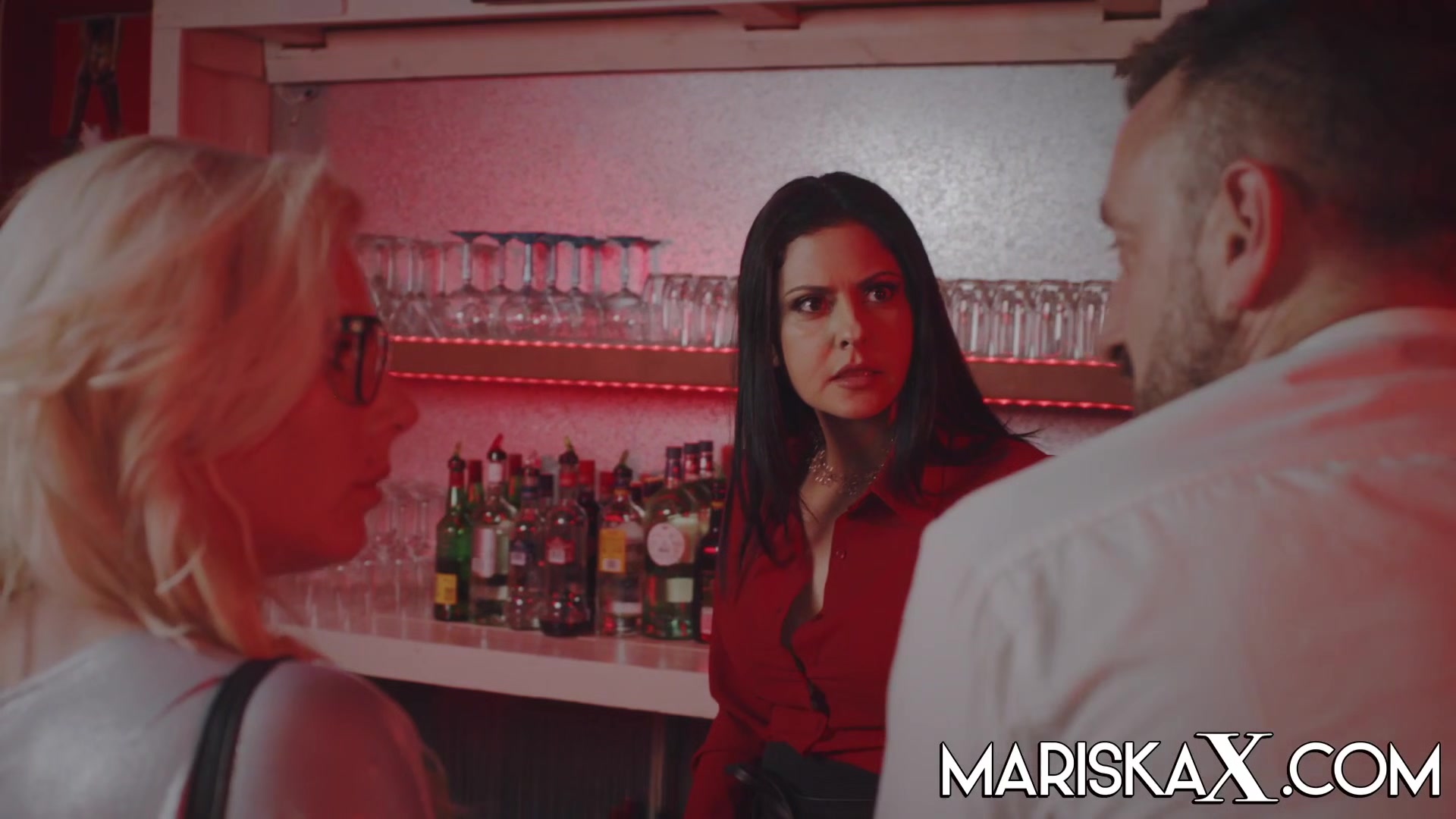 MARISKAX Mariska offers her friend Tina to Pascal