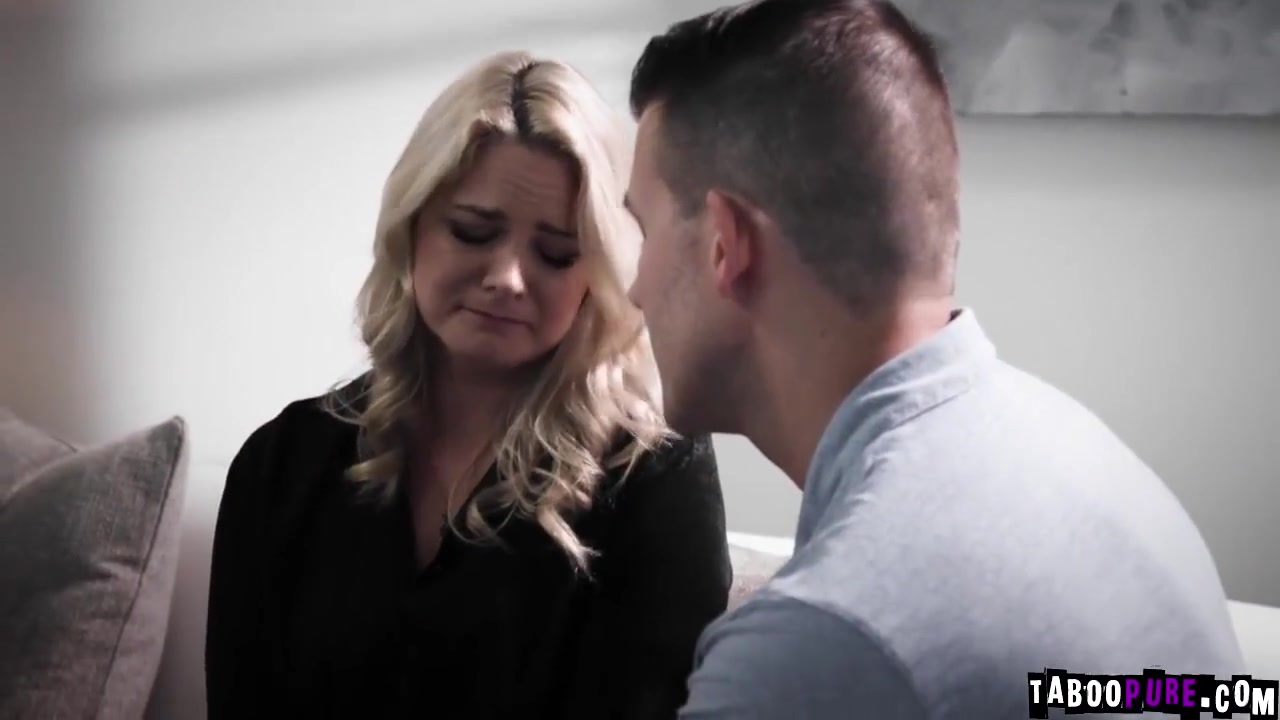 Codey Continue His Step dads Legacy,and Her Stepmom Lisey Is