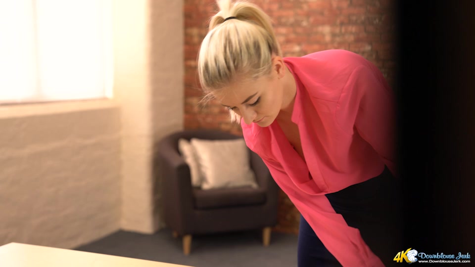 Gracie in Downblouse - DownblouseJerk