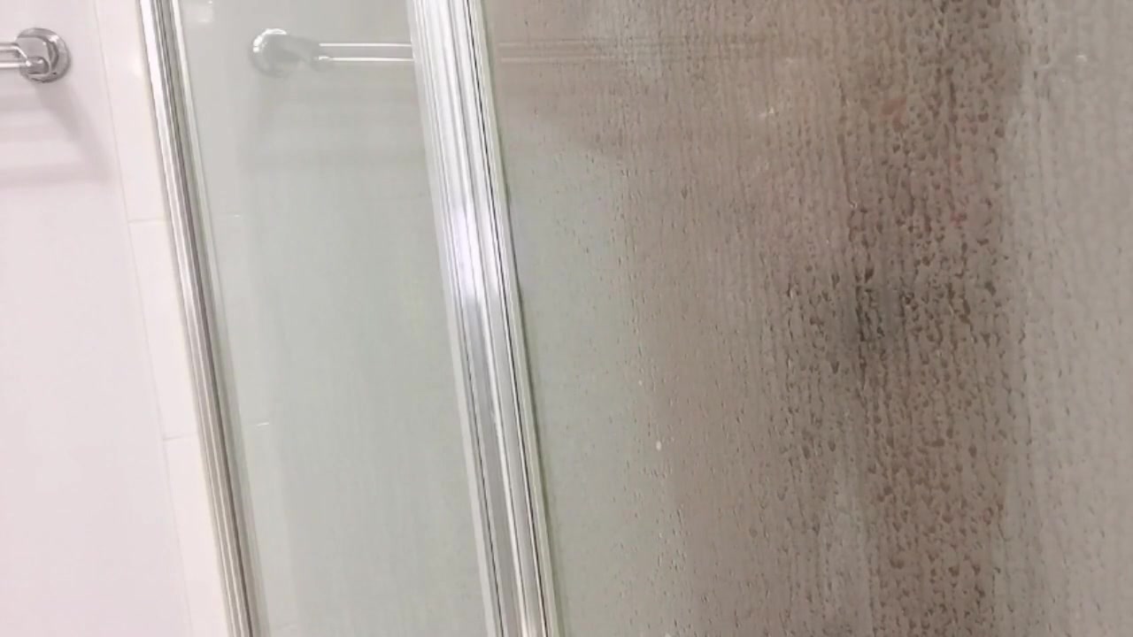 Asian Shemale Pee & Masturbate Her Cock In The Shower
