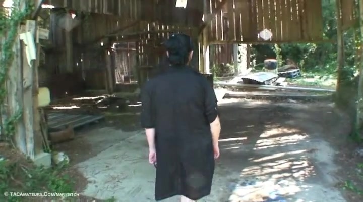 Submissive In The Barn - TacAmateurs