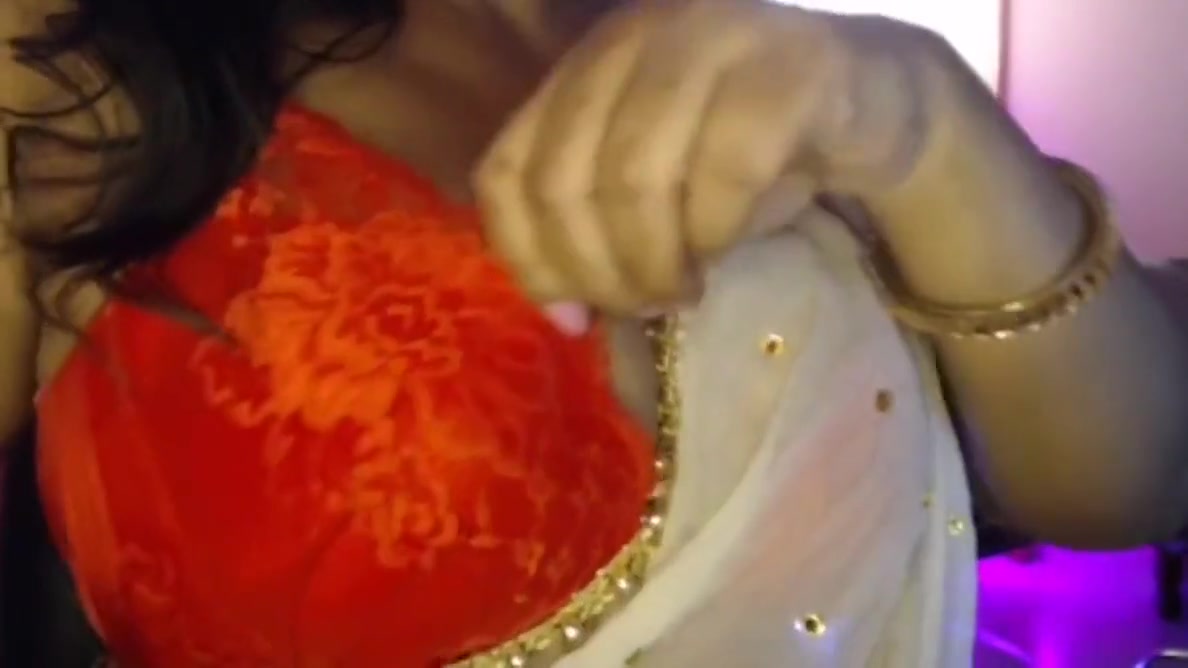 Desi Hot Girl Under Bra Hot Boobs Show