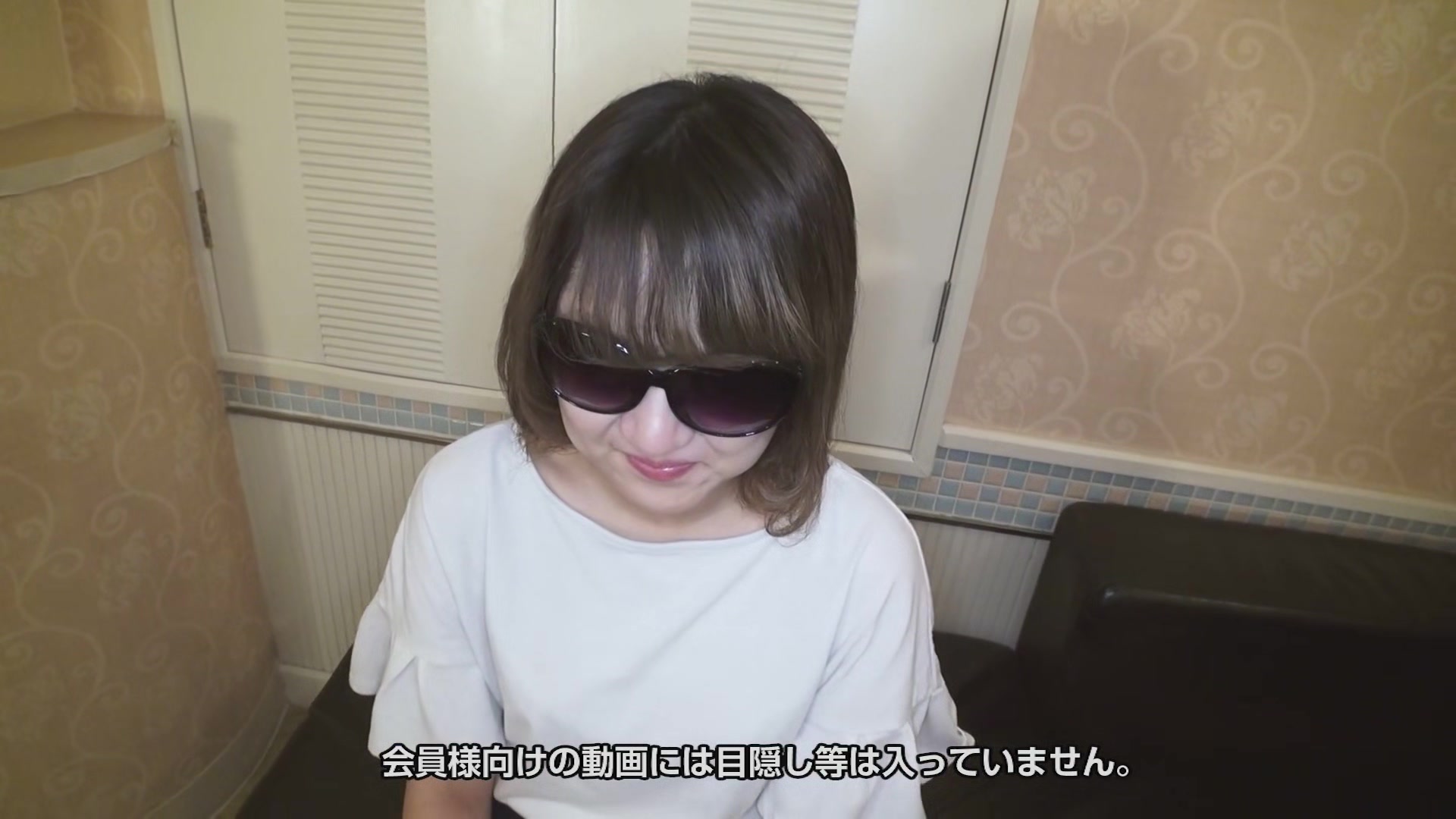 Tomoko Ogasawara Under The Big Sunglasses - 10musume
