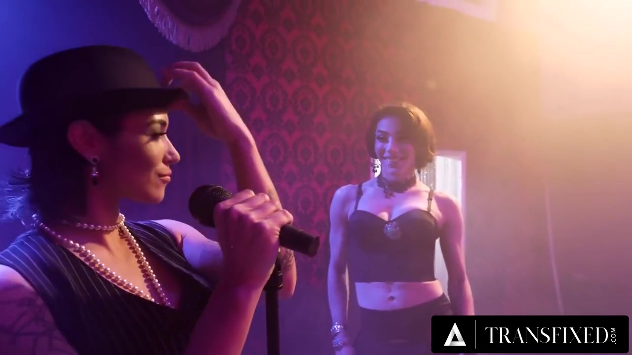 Cabaret Trans Owner Devours New Lead Singer Brooklyn Grays Pussy On Stage - Ariel Demure