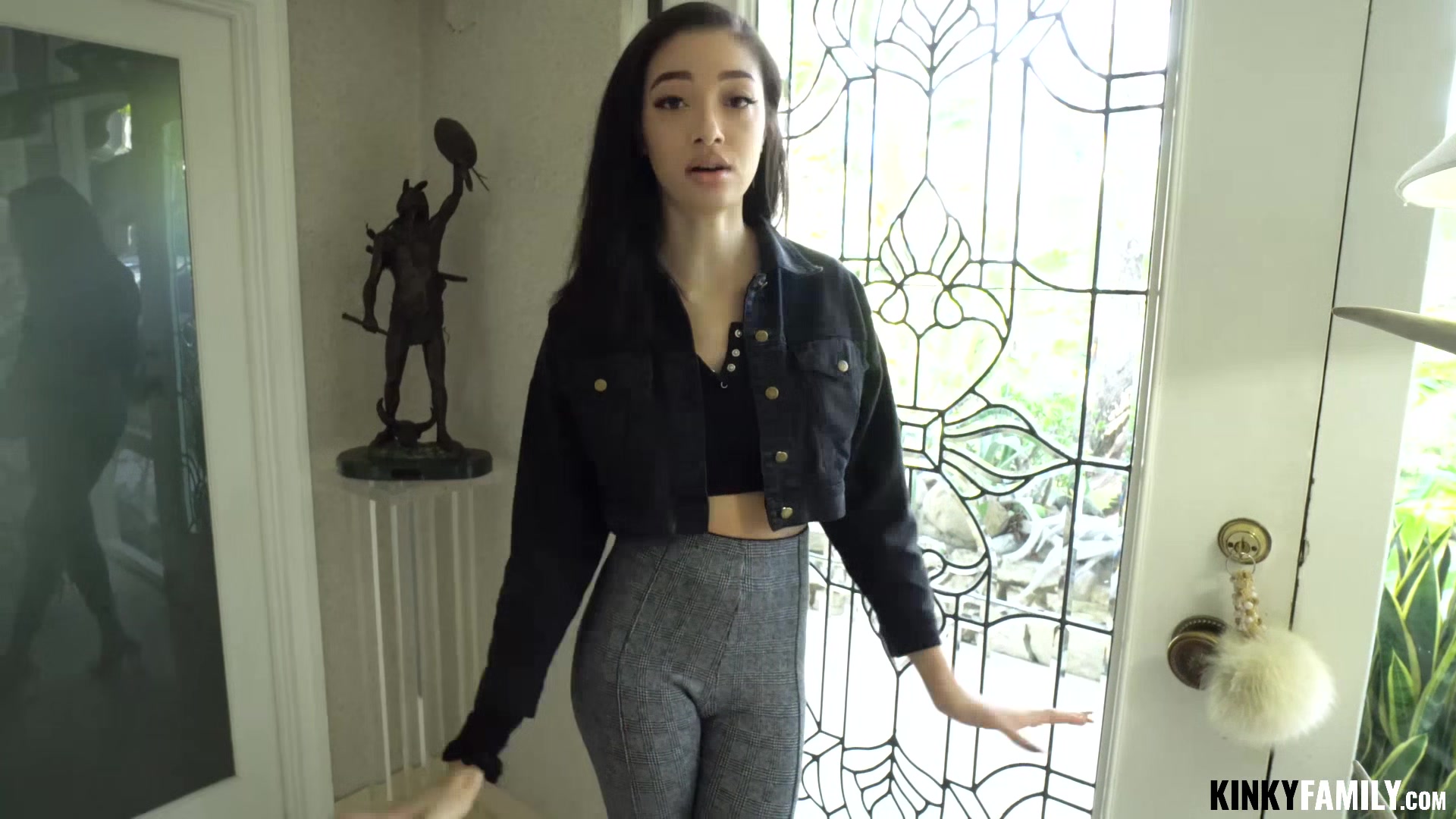 Kinky Family - Scarlett Bloom - Fucking stepsis before a party