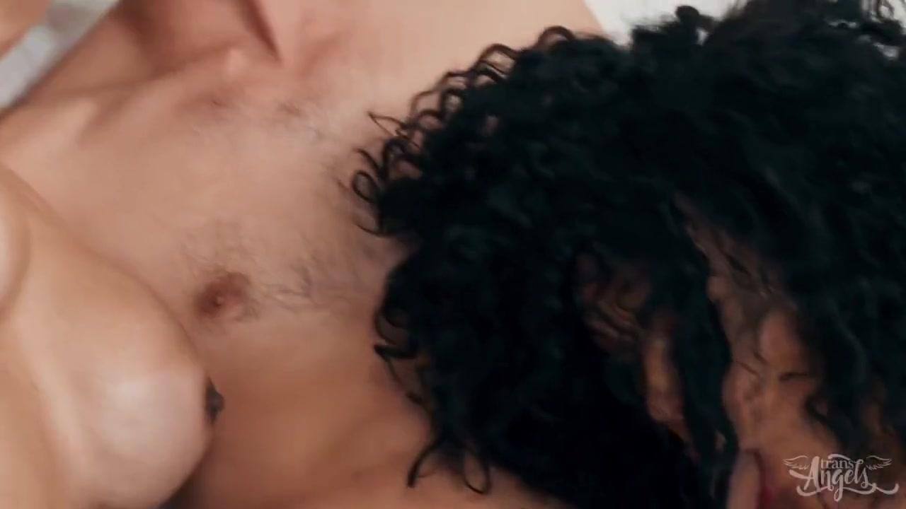 Eva Maxim And Ts Foxxy - Lucky Dude Gets Fucked By Two Hot