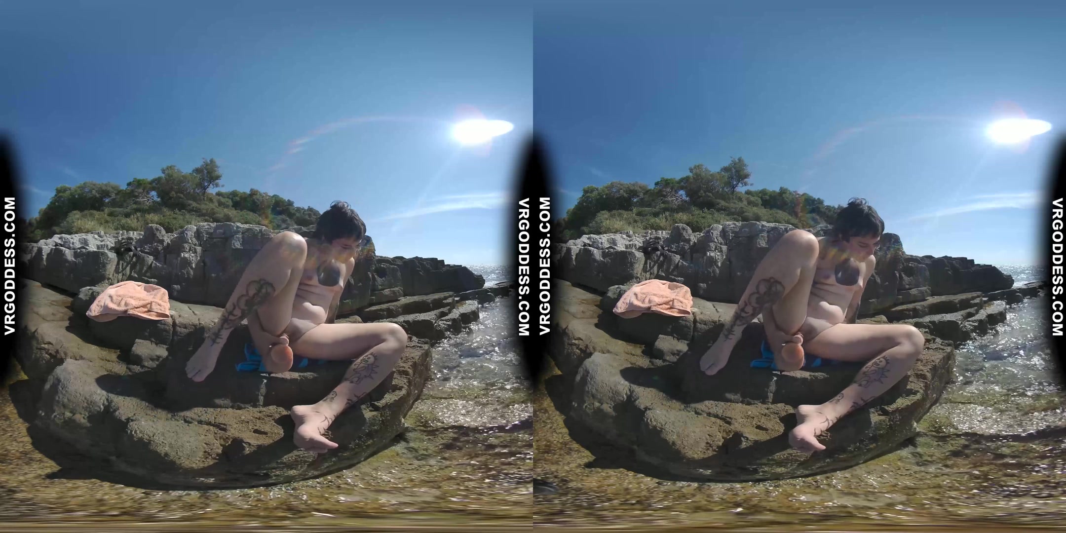 Tattoo Girl Brille Risky Public Beach Masturbation On Seaside Vacation