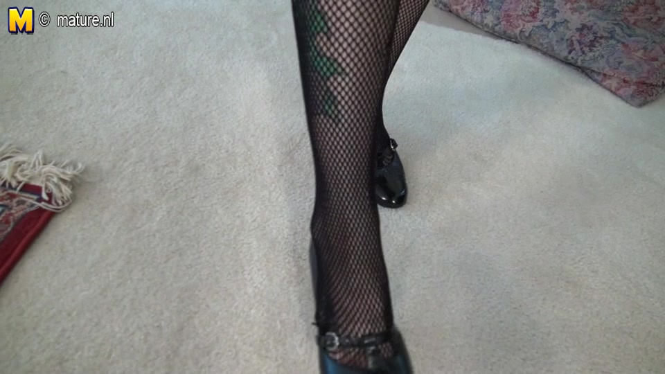 Sexy Hot American Step mom Playing With Herself - MatureNL