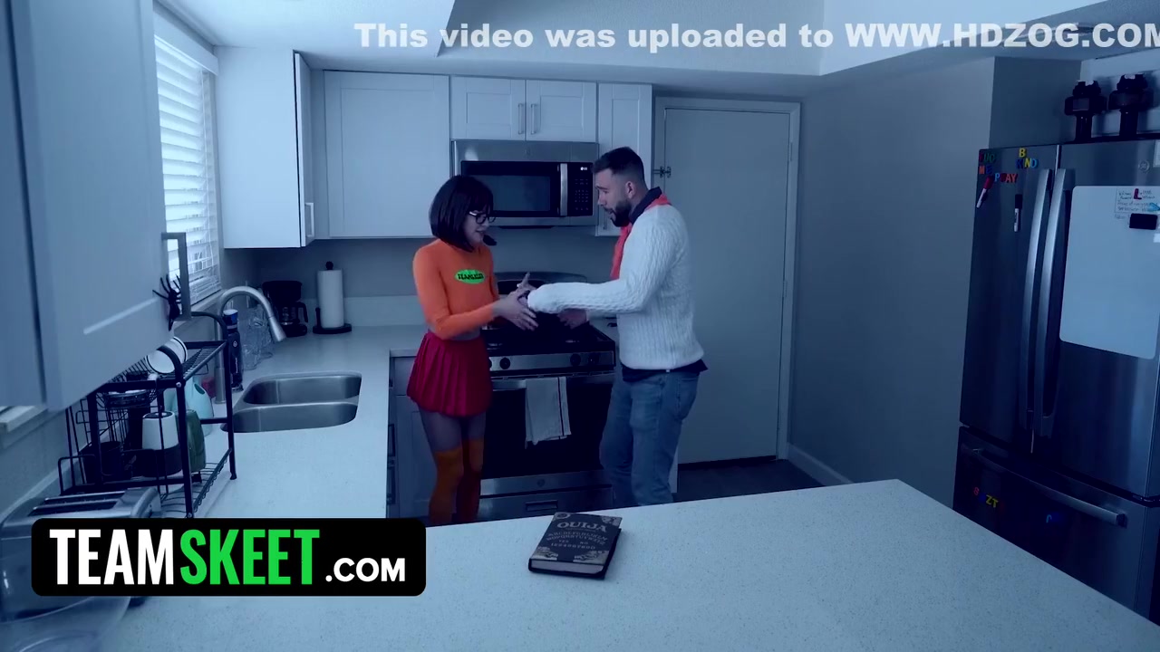 Jinkies! Velma & Fred Are Trying To Solve A Mystery In A Creepy House But They Fuck Instead With Will Pounder And Rissa May