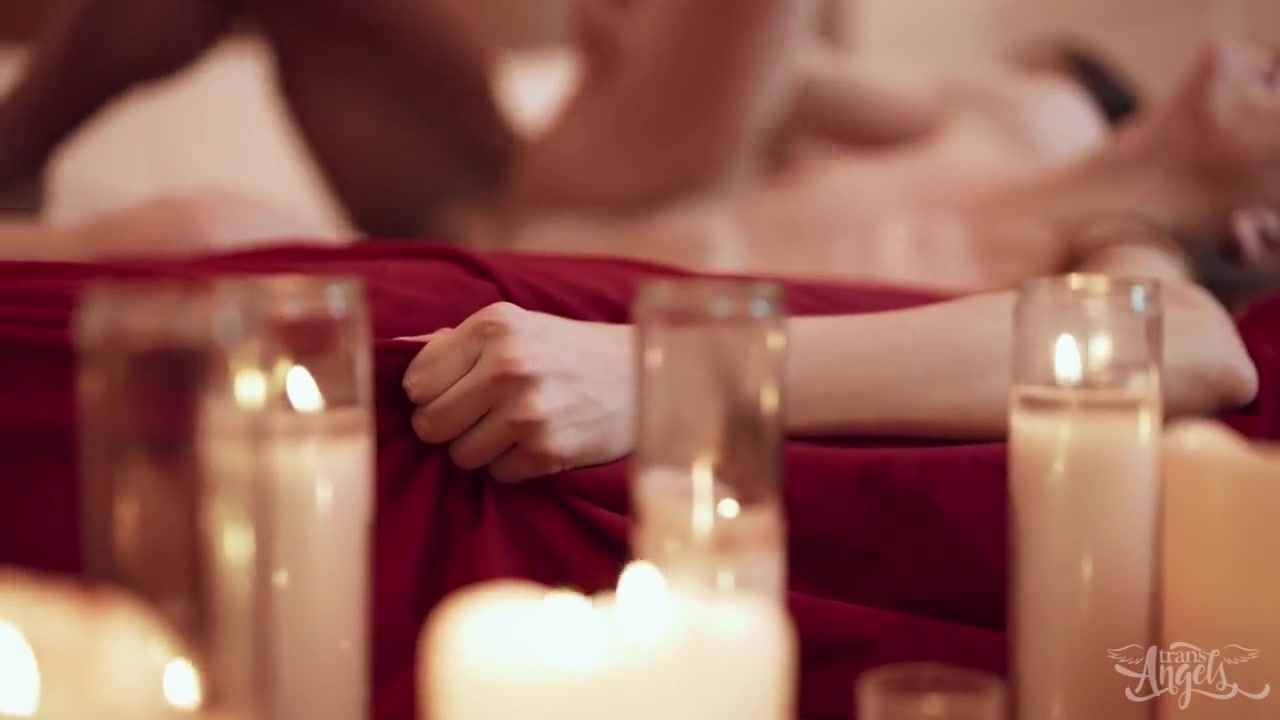 Amanda Rileys Bedroom Affair Sparks A Fiery Frenzy