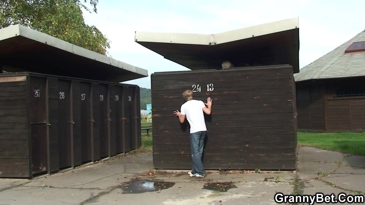 He Fucks Big Tits Mature Woman On Public