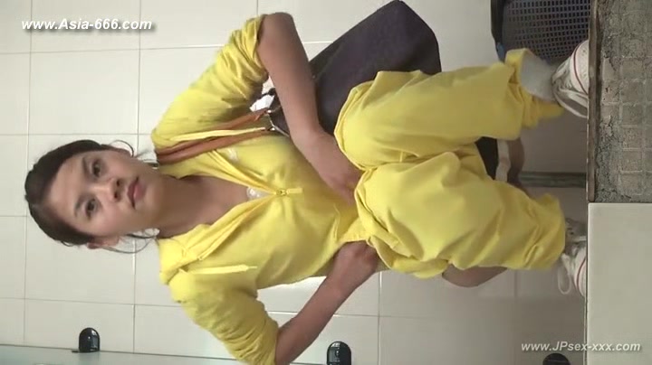 chinese girls go to toilet.125