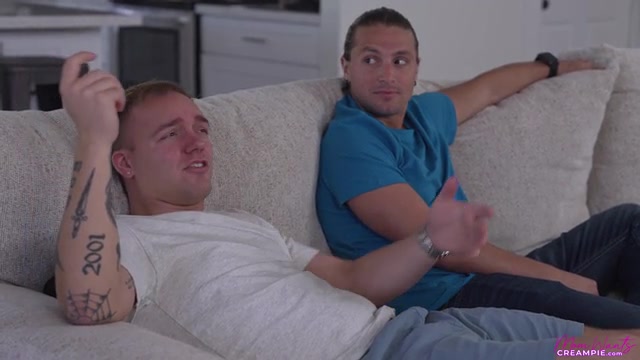 Is It A Chore Giving Stepmom A Creampie - S1:E10 - Momlover