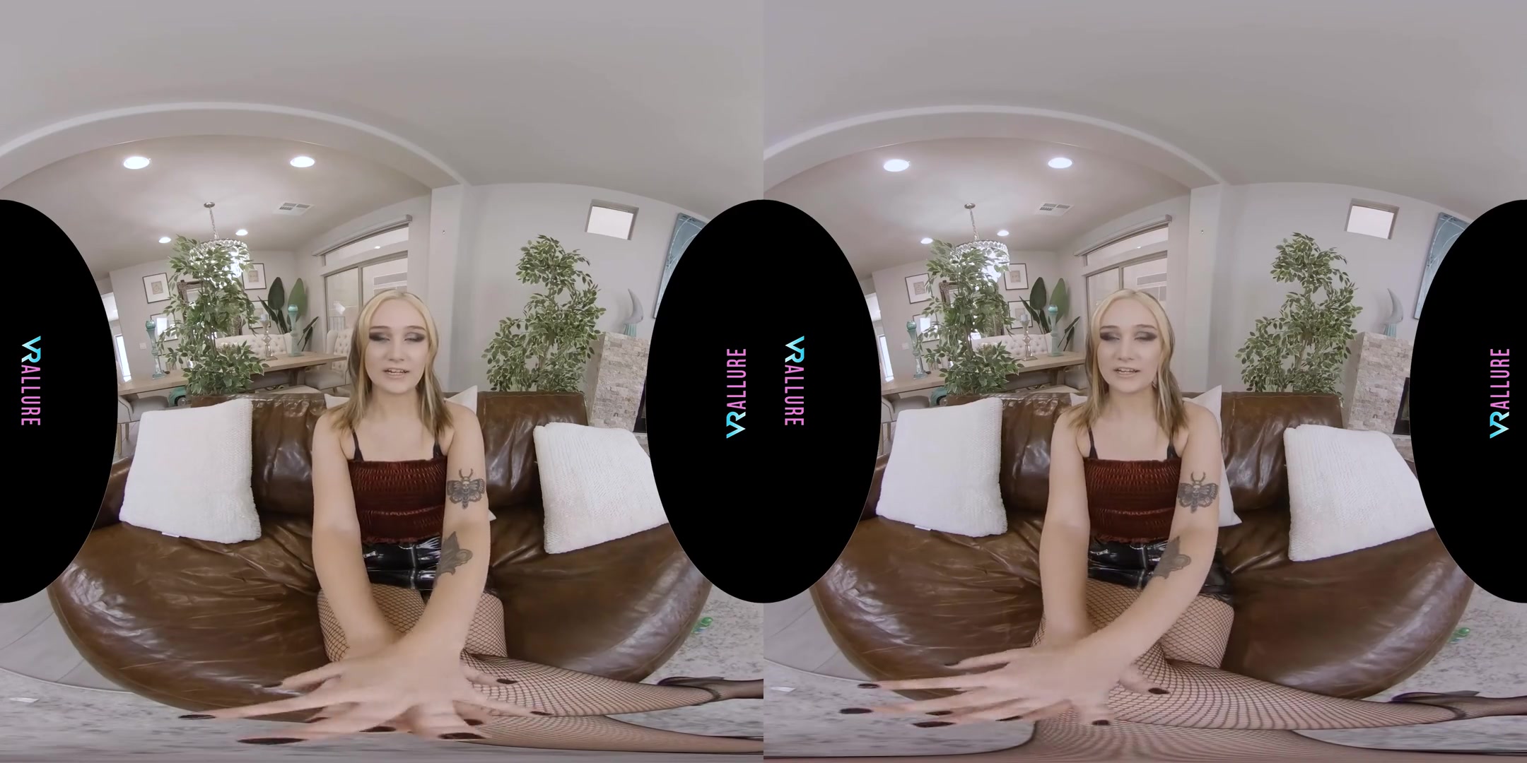 Gwen Tells You Her Favorite Fetishes!; Cute Blonde Babe Solo with her Toys