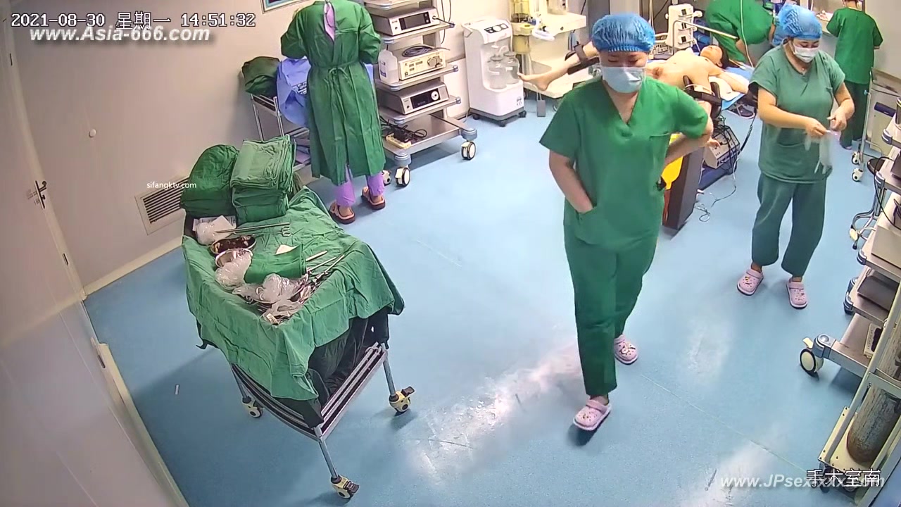 Peeping Hospital patient.15
