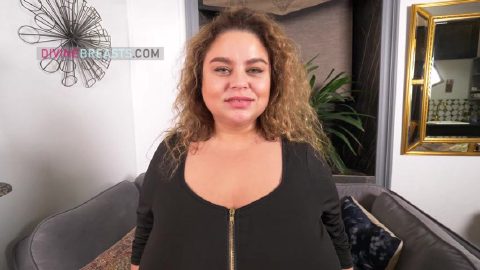Linsey Heavy Boobs in Your Face