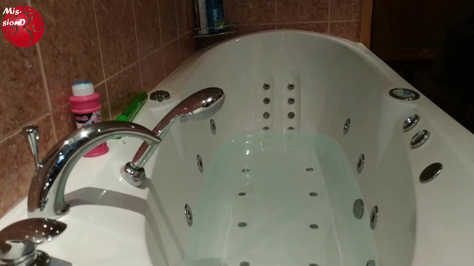 Lollipop Foot Bathtub - Sex Movies Featuring Findom Goaldigger