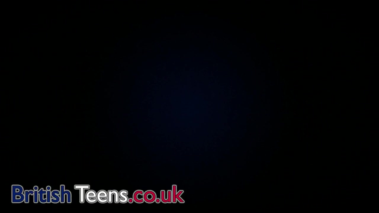 British 18 Year Old Squirts On The Fucking Machine