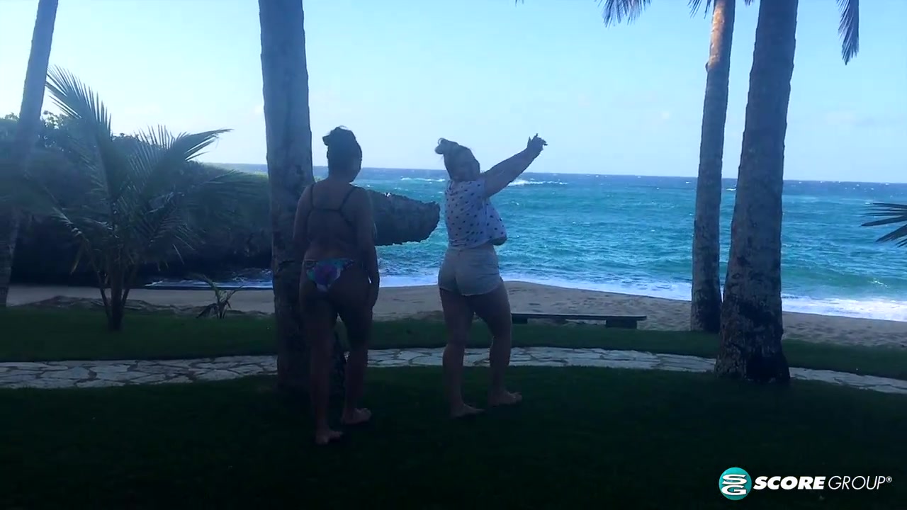 Erin & Helen Star's Swinging Island Diary - ScoreLand
