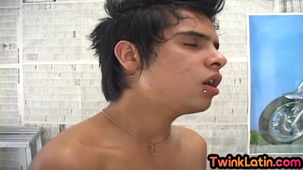 Mouth Spermed Latin Twink Sucks Off And Breeds His Bf