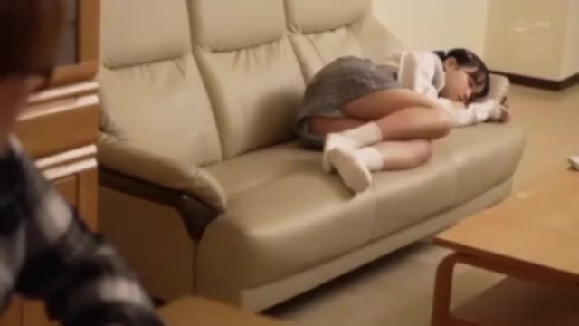 07109,A woman who is fucked and writhes in agony