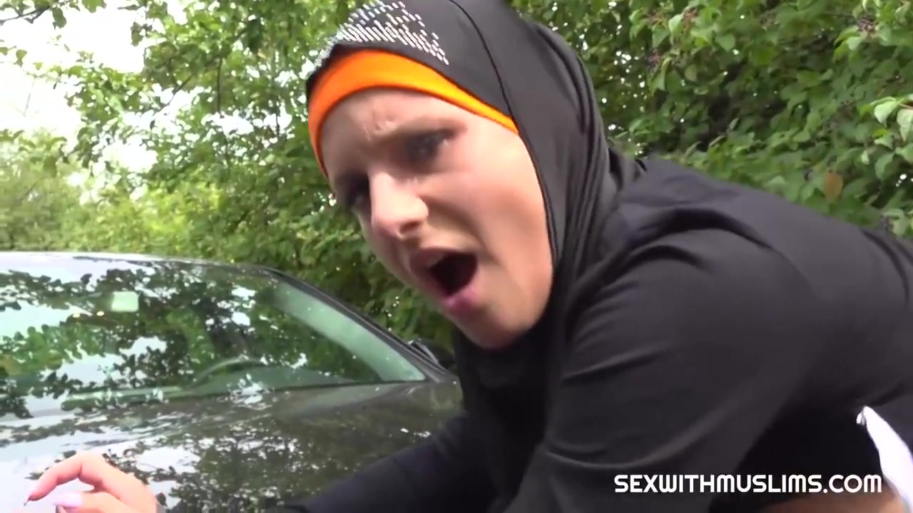 Taxi Driver Fucks Cheeky Hijabi Girl