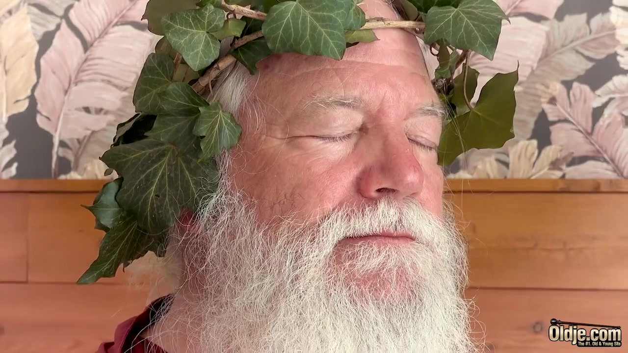 Tight teen 18+ Rides Grandpa Cock She Gets Hard Fucked