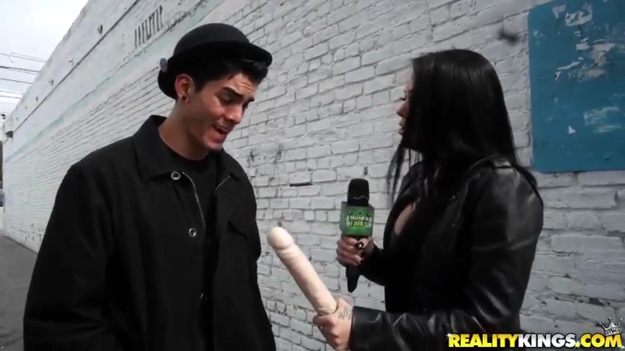 Two total hotties play an debauched game show